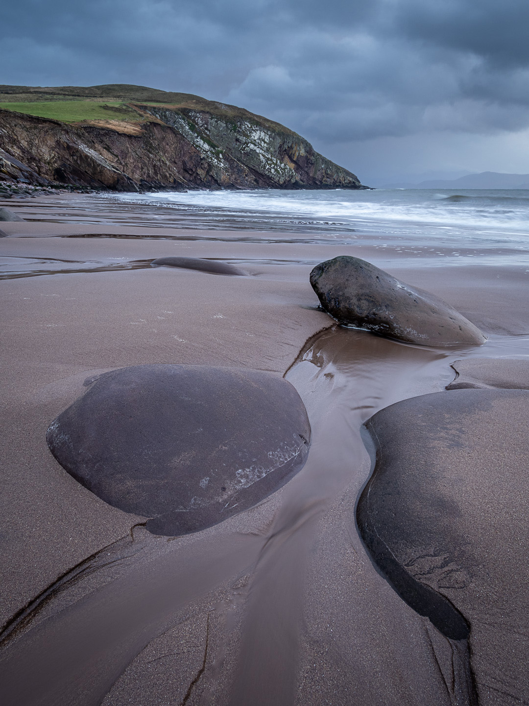 Dingle. Upright 3 rocks