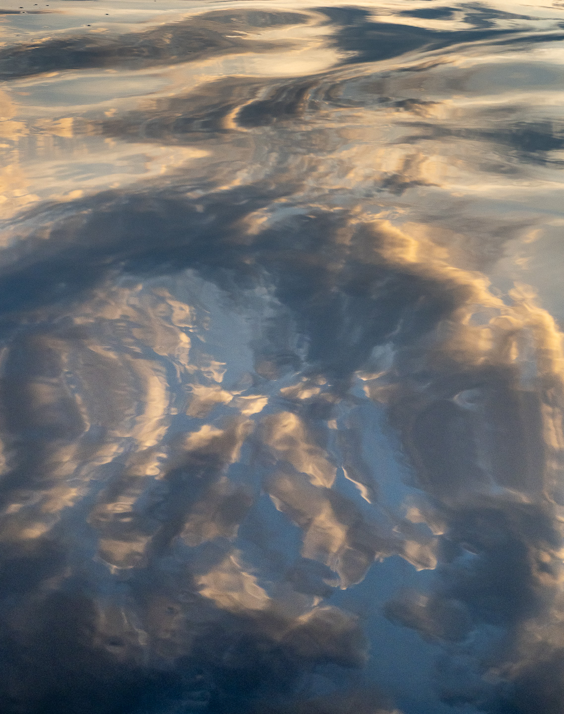 Markus clouds reflected